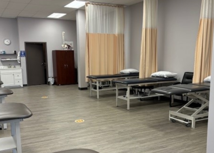 OC02-treatment-stations-Comfort-2-Cure-Physiotherapy-Ottawa-ON.jpg