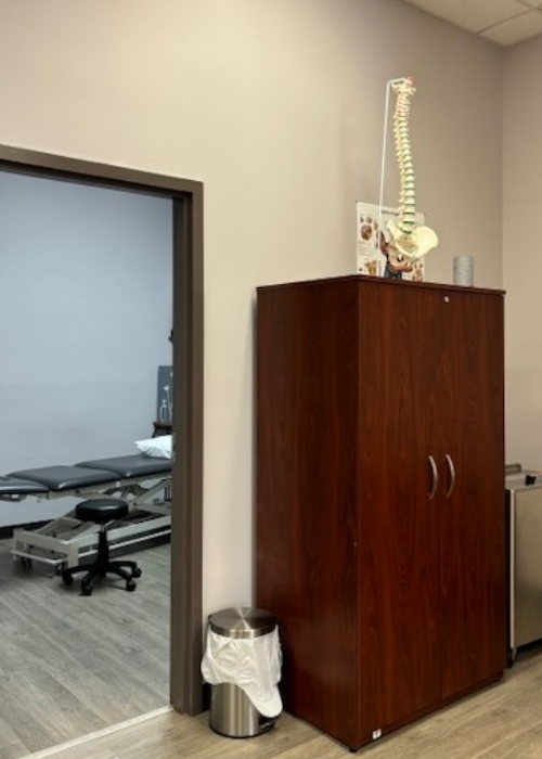 OC04-treatment-room-Comfort-2-Cure-Physiotherapy-Ottawa-ON.jpg
