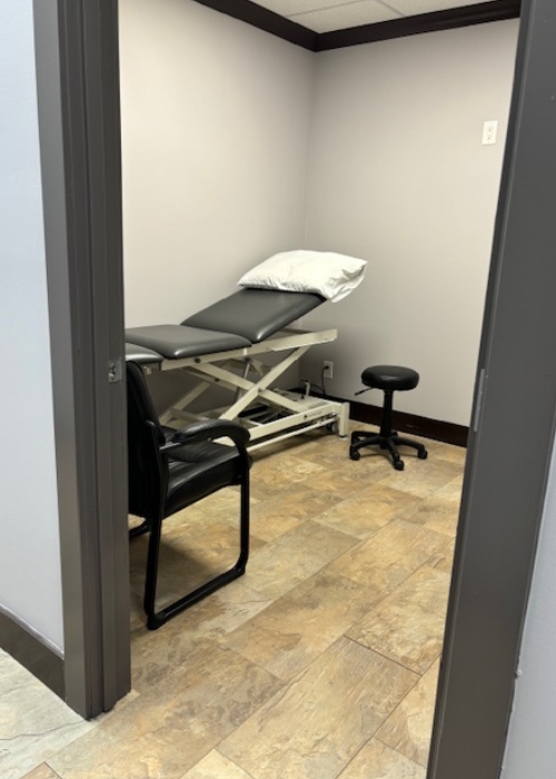 OC09-treatment-room-Comfort-2-Cure-Physiotherapy-Ottawa-ON.jpg
